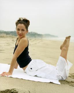 Eliza Dushku feet photo thumbnail