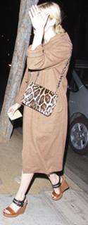 Kirsten Dunst feet photo thumbnail