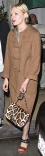 Kirsten Dunst feet photo thumbnail
