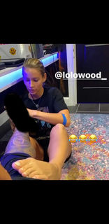 Lauren R. Wood feet photo thumbnail