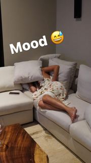 Sara Sampaio feet photo thumbnail