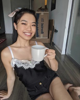 Qiyu Zhou feet photo 3
