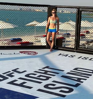 Holly Holm feet photo thumbnail