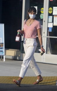 Jordana Brewster feet photo thumbnail