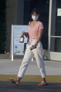 Jordana Brewster feet photo thumbnail