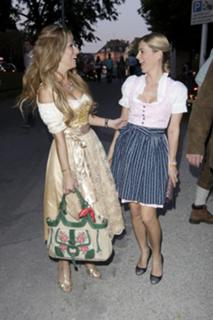 Gülcan Kamps feet photo 4