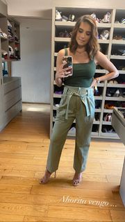 Tania Rincón feet photo thumbnail