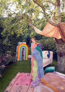 Drew Barrymore feet photo thumbnail