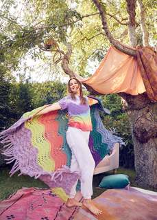 Drew Barrymore feet photo thumbnail
