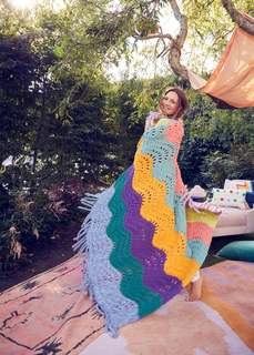 Drew Barrymore feet photo thumbnail