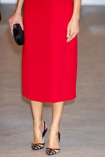 Queen Letizia of Spain feet photo thumbnail