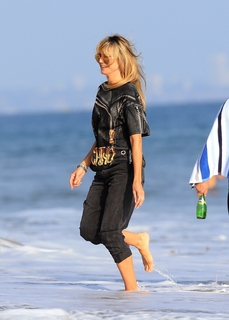 Heidi Klum feet photo thumbnail