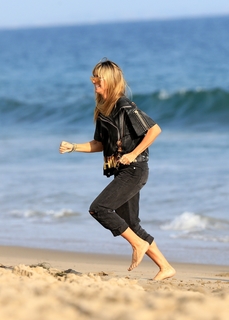 Heidi Klum feet photo thumbnail