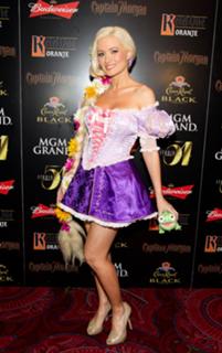 Holly Madison feet photo thumbnail