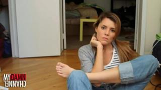 Grace Helbig feet photo thumbnail
