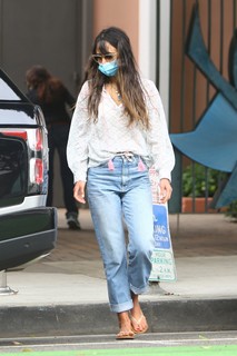 Jordana Brewster feet photo thumbnail