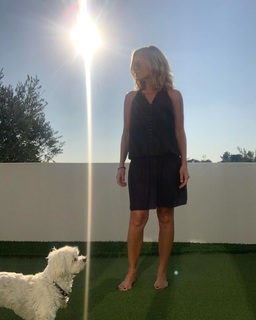Julie Benz feet photo thumbnail