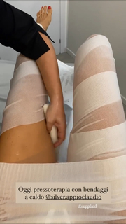 Valentina Vignali feet photo thumbnail