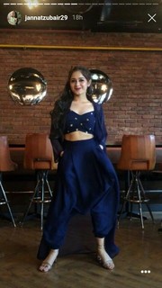Jannat Zubair Rahmani feet photo thumbnail