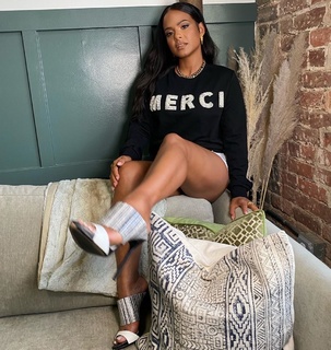 Christina Milian feet photo thumbnail