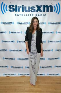 Miranda Kerr feet photo thumbnail
