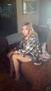Arielle Kebbel feet photo thumbnail