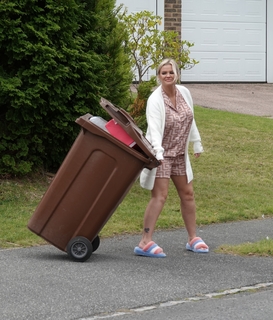 Kerry Katona feet photo thumbnail