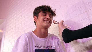 Sofie Dossi feet photo thumbnail