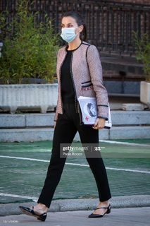Queen Letizia of Spain feet photo thumbnail