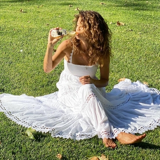 Brooke Burke feet photo thumbnail