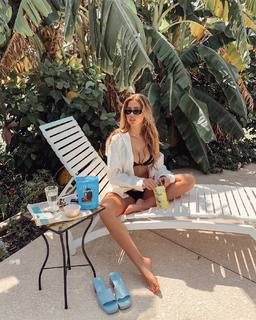 Kara Del Toro feet photo thumbnail