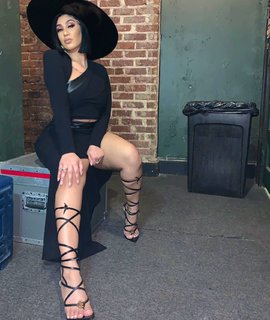 Queen Naija feet photo thumbnail