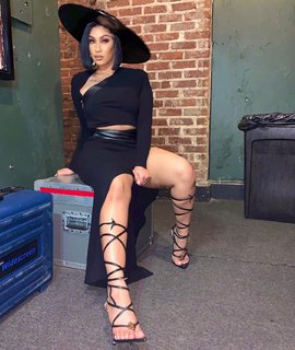 Queen Naija feet photo thumbnail