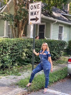 Queen Naija feet photo thumbnail