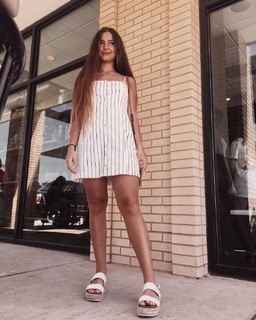 Addison Rae feet photo thumbnail