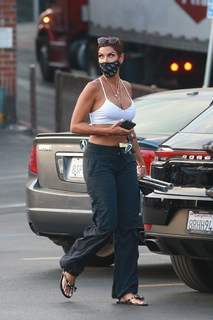 Nicole Murphy feet photo thumbnail