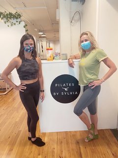 Chelsea Handler feet photo thumbnail