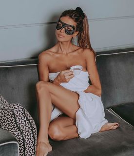 Cristina Buccino feet photo thumbnail