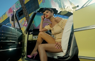 Selena Gomez feet photo thumbnail