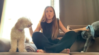 Duygu Özaslan feet photo thumbnail