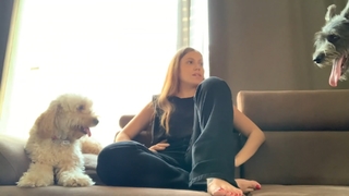 Duygu Özaslan feet photo thumbnail