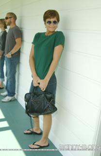 Mandy Moore feet photo thumbnail