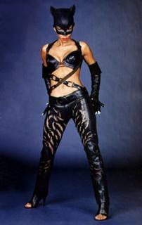 Halle Berry feet photo thumbnail