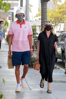 Ellen Pompeo feet photo thumbnail