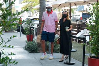 Ellen Pompeo feet photo thumbnail