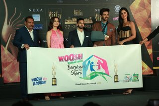 Katrina Kaif feet photo thumbnail