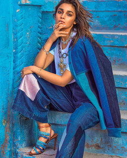 Alia Bhatt feet photo thumbnail
