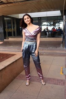 Alia Bhatt feet photo thumbnail