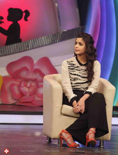 Alia Bhatt feet photo thumbnail
