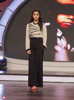 Alia Bhatt feet photo thumbnail